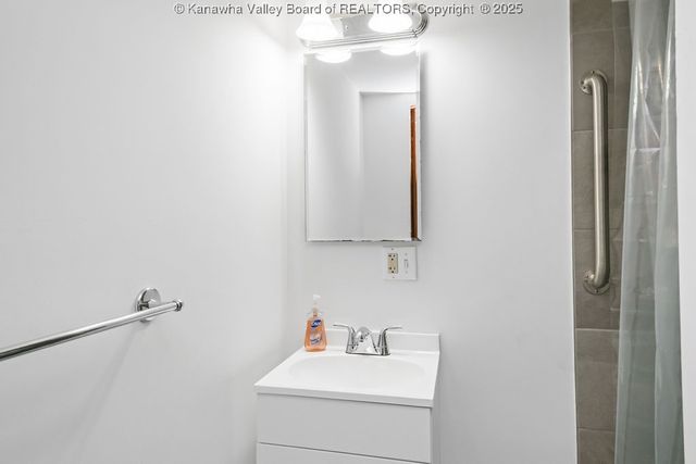 1413 Longridge Road, Charleston, WV 25314