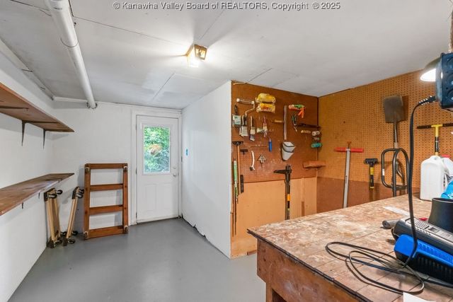 1413 Longridge Road, Charleston, WV 25314