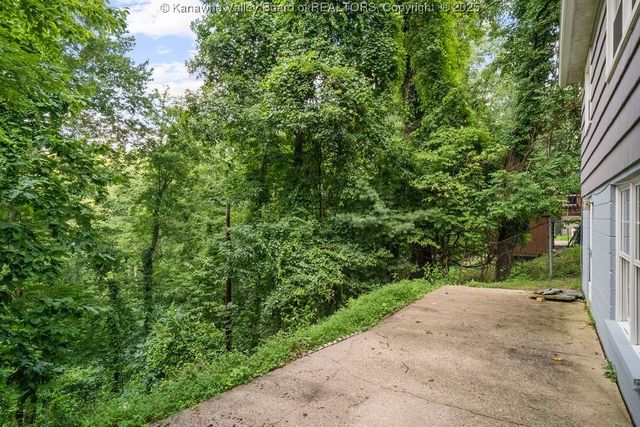 1413 Longridge Road, Charleston, WV 25314