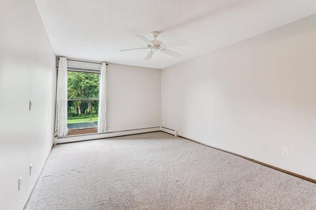 8441 Irwin Road 110, Bloomington, MN 55437