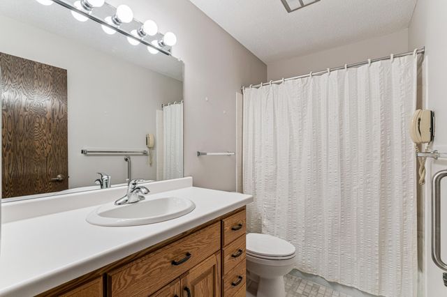 8441 Irwin Road 110, Bloomington, MN 55437