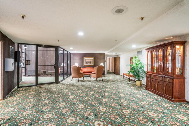 8441 Irwin Road 110, Bloomington, MN 55437