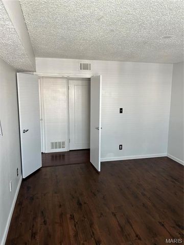 14471 Bantry Lane 16, Chesterfield, MO 63017