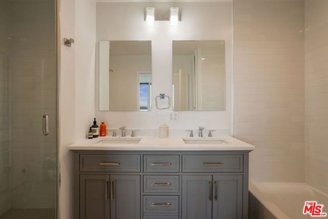 100 S Doheny Drive PH12, Los Angeles, CA 90048