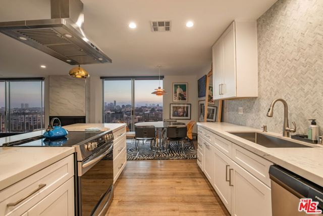 100 S Doheny Drive PH12, Los Angeles, CA 90048