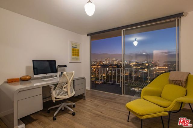 100 S Doheny Drive PH12, Los Angeles, CA 90048