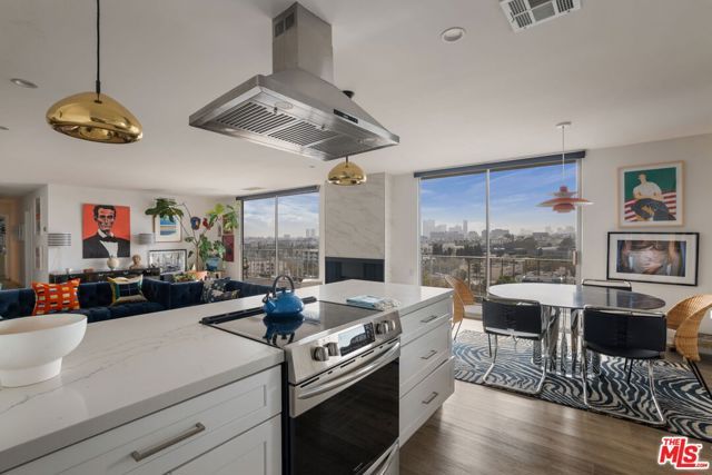 100 S Doheny Drive PH12, Los Angeles, CA 90048