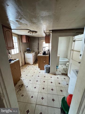 3847 LEEDS MANOR RD, Marshall, VA 20115