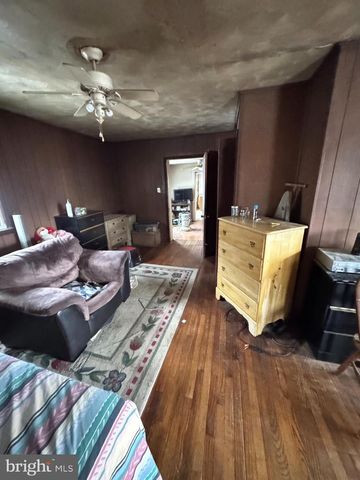 3847 LEEDS MANOR RD, Marshall, VA 20115