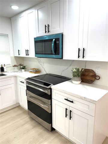 14335 SW 109th Ct, Miami, FL 33176