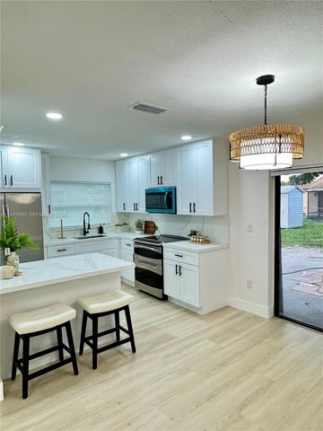 14335 SW 109th Ct, Miami, FL 33176