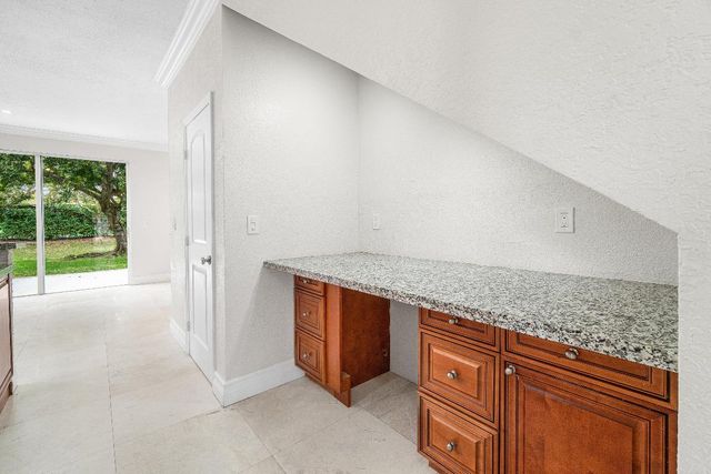 7803 NW 70th Avenue, Parkland, FL 33067