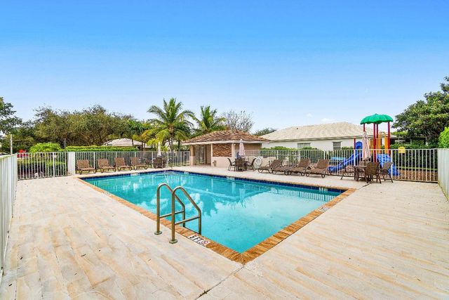 7803 NW 70th Avenue, Parkland, FL 33067