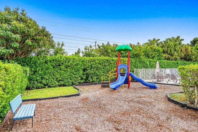 7803 NW 70th Avenue, Parkland, FL 33067