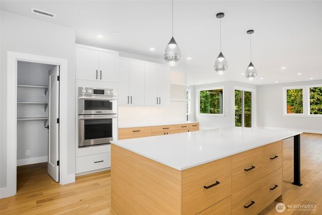 13105 SE 19th Court, Bellevue, WA 98005