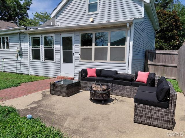 29 N Michigan Avenue, Belleville, IL 62221