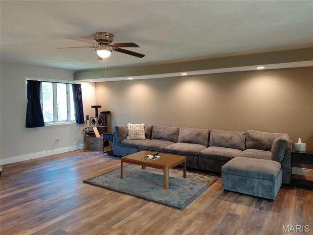 29 N Michigan Avenue, Belleville, IL 62221