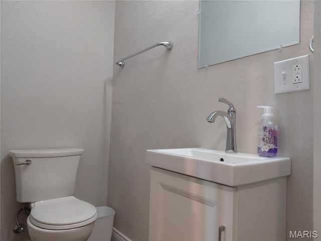 29 N Michigan Avenue, Belleville, IL 62221
