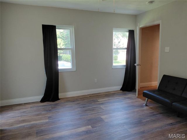 29 N Michigan Avenue, Belleville, IL 62221