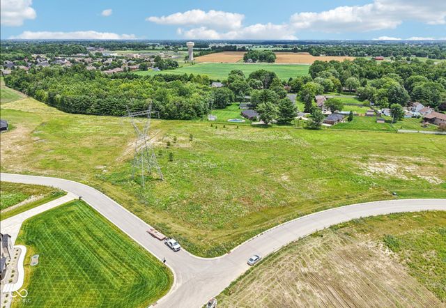 2639 S Kings Way, New Palestine, IN 46163