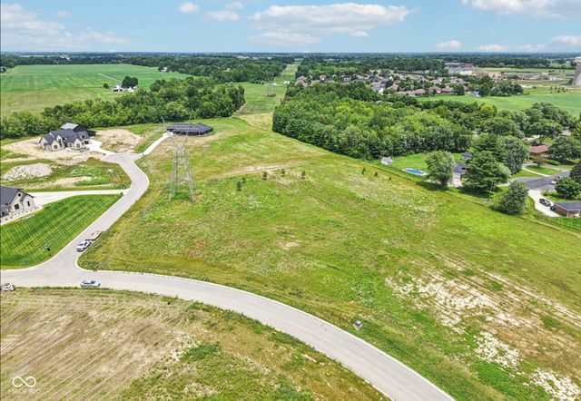 2639 S Kings Way, New Palestine, IN 46163