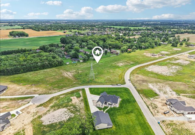 2639 S Kings Way, New Palestine, IN 46163