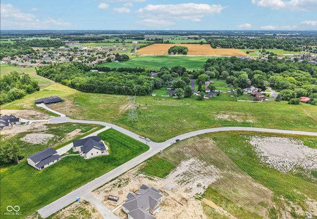 2639 S Kings Way, New Palestine, IN 46163