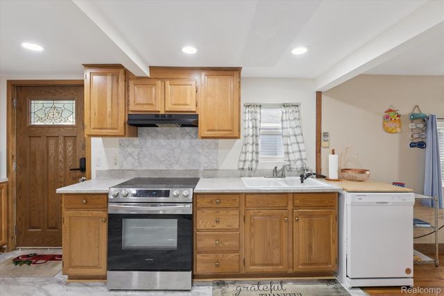 6111 Loud Drive, Oscoda Charter Township, MI 48750