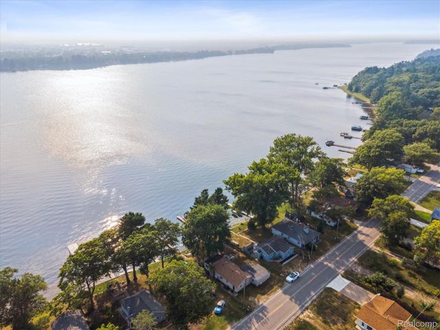 6111 Loud Drive, Oscoda Charter Township, MI 48750