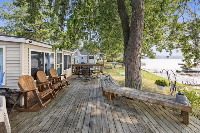 6111 Loud Drive, Oscoda Charter Township, MI 48750