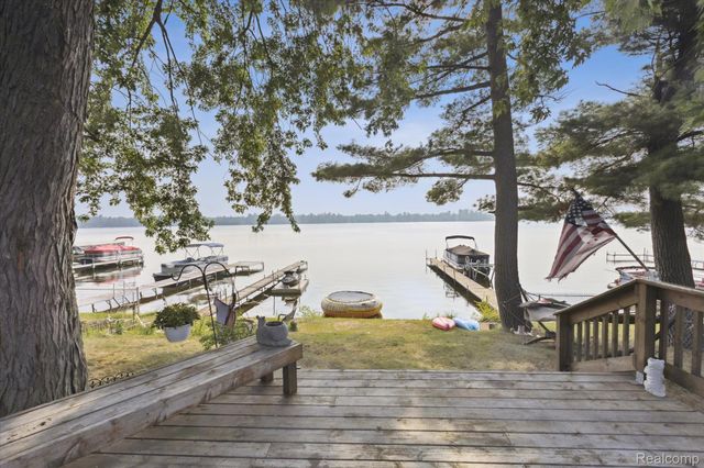 6111 Loud Drive, Oscoda Charter Township, MI 48750