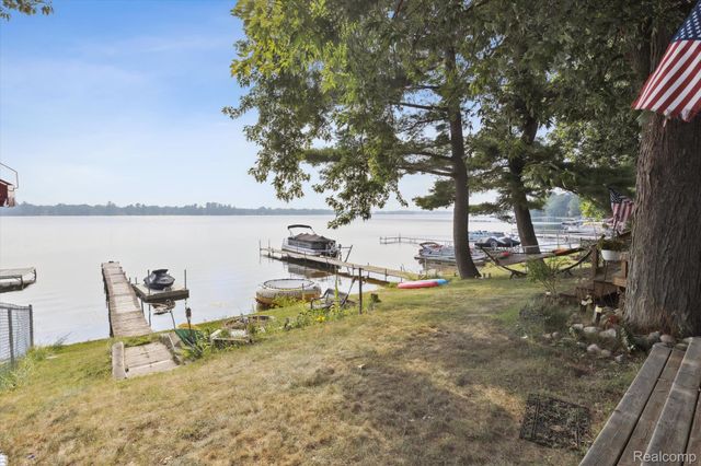 6111 Loud Drive, Oscoda Charter Township, MI 48750