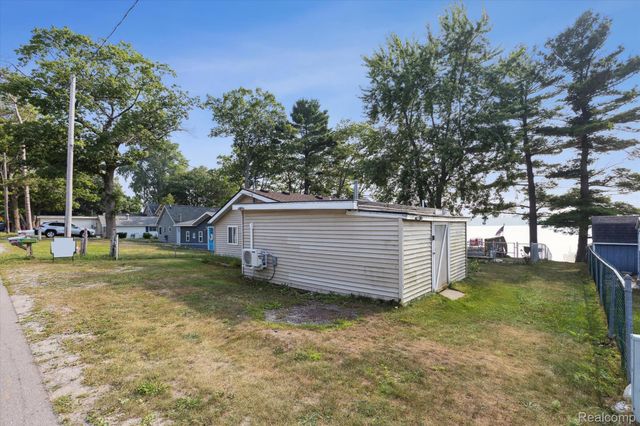 6111 Loud Drive, Oscoda Charter Township, MI 48750