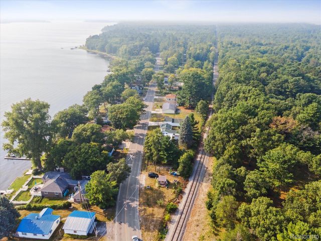 6111 Loud Drive, Oscoda Charter Township, MI 48750