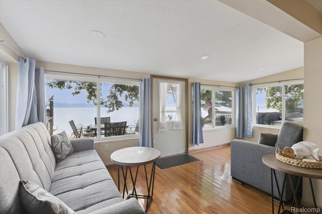 6111 Loud Drive, Oscoda Charter Township, MI 48750