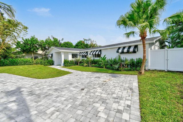 7710 W Lake Drive, Lake Clarke Shores, FL 33406