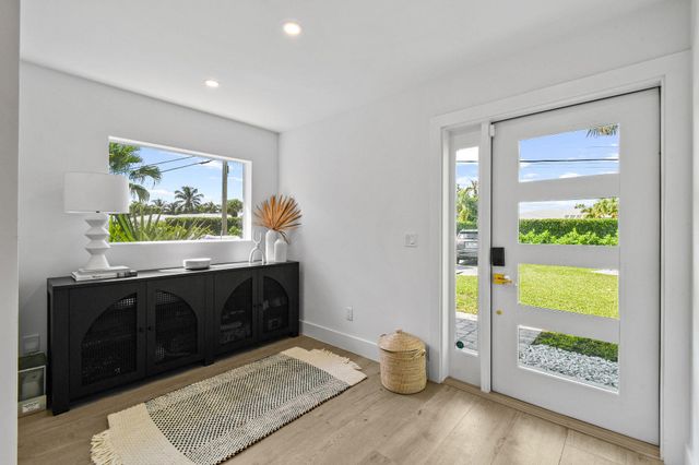 7710 W Lake Drive, Lake Clarke Shores, FL 33406