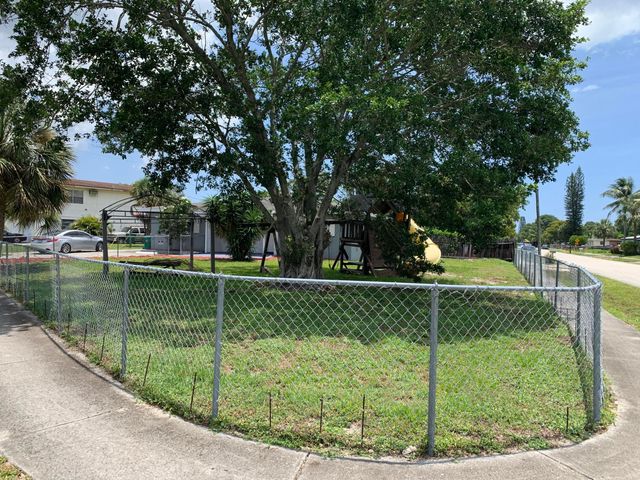 240 NW 38th Avenue, Lauderhill, FL 33311