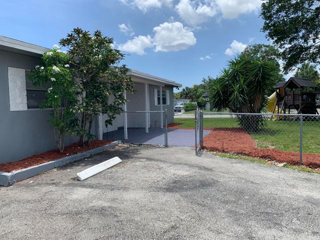 240 NW 38th Avenue, Lauderhill, FL 33311