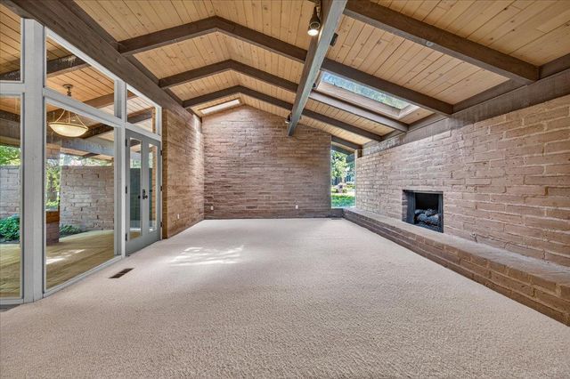 6687 N Woodson Avenue, Fresno, CA 93711