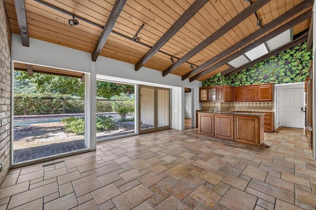 6687 N Woodson Avenue, Fresno, CA 93711