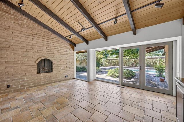 6687 N Woodson Avenue, Fresno, CA 93711