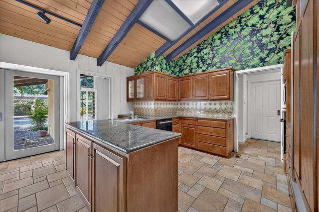 6687 N Woodson Avenue, Fresno, CA 93711