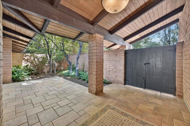 6687 N Woodson Avenue, Fresno, CA 93711