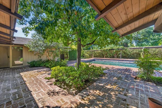 6687 N Woodson Avenue, Fresno, CA 93711