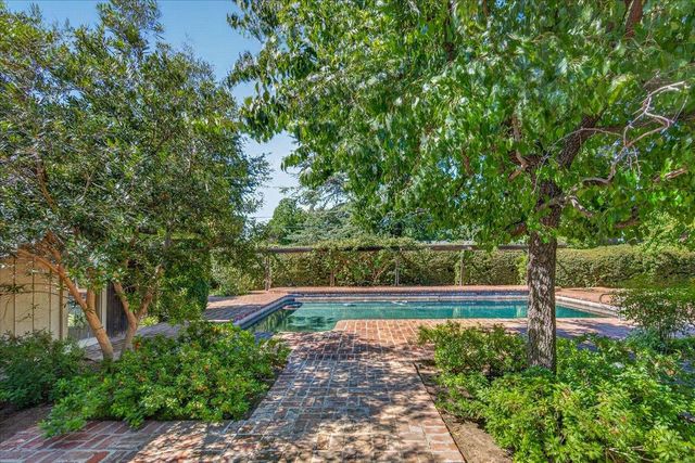 6687 N Woodson Avenue, Fresno, CA 93711