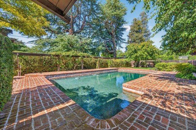 6687 N Woodson Avenue, Fresno, CA 93711
