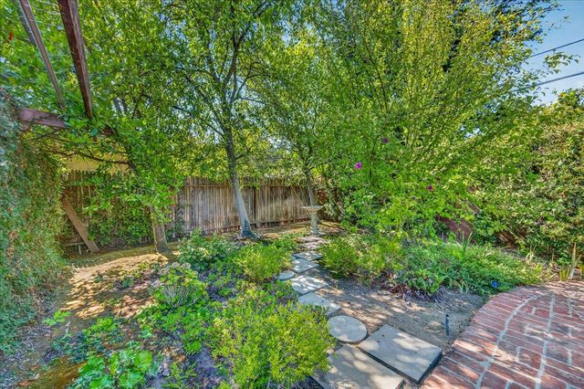 6687 N Woodson Avenue, Fresno, CA 93711