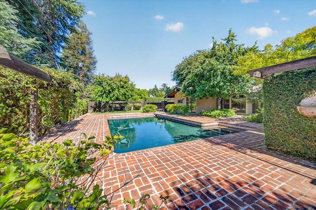 6687 N Woodson Avenue, Fresno, CA 93711