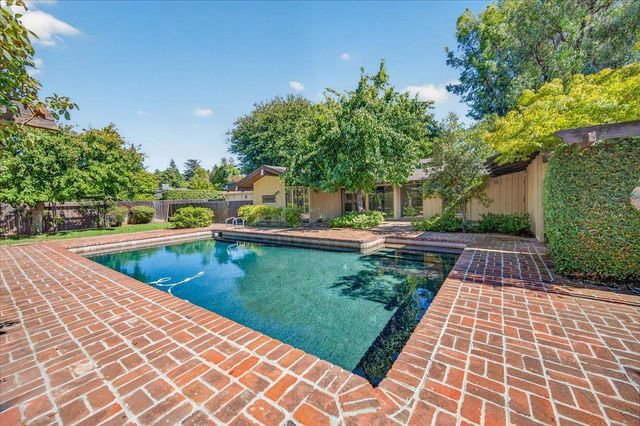6687 N Woodson Avenue, Fresno, CA 93711